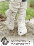 White Cables and Lace Socken